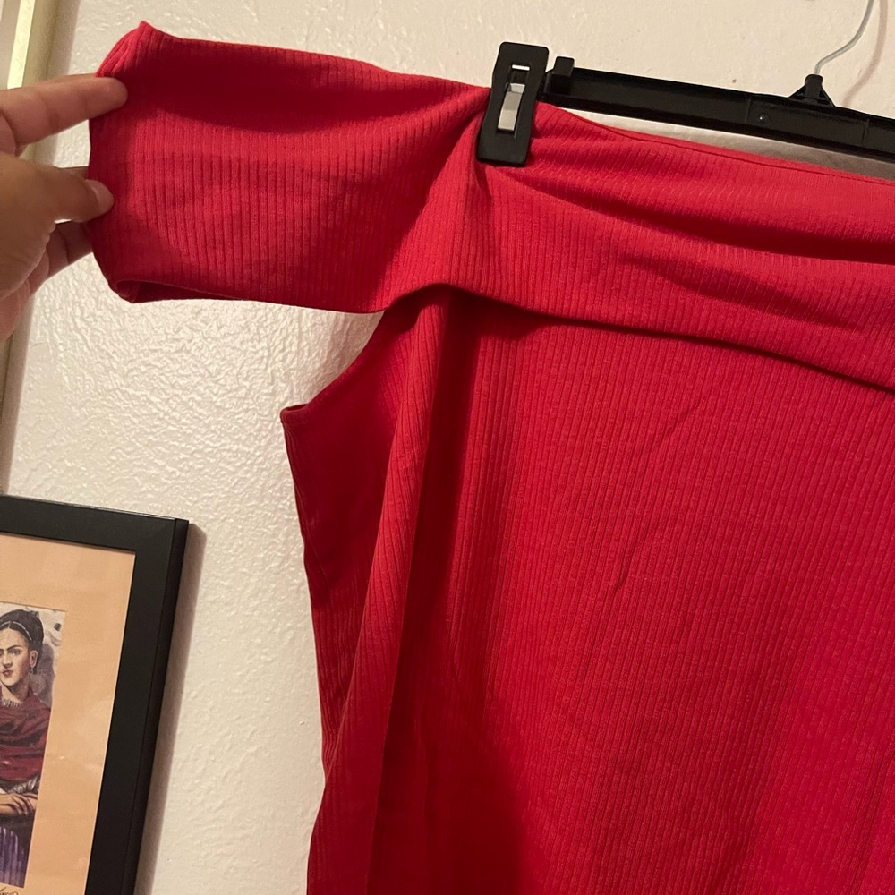 Old Navy Red Off the shoulder top, 3x and 2x - Picture 2 of 5
